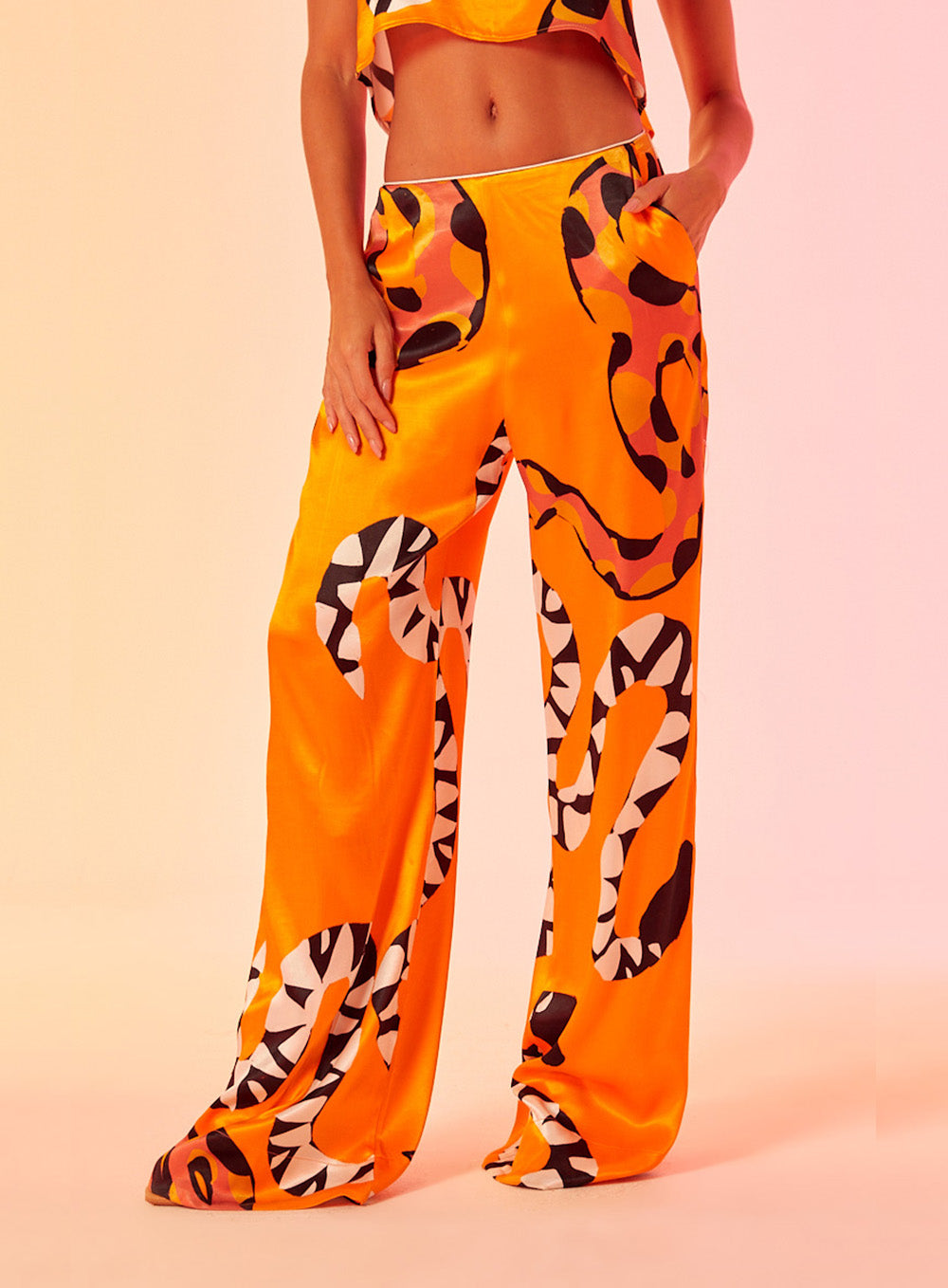 Graphic pants